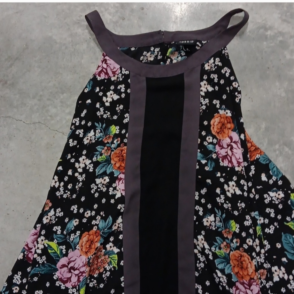 Torrid EUC Sleeveless Top - Picture 4 of 6